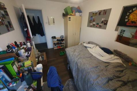 Bedroom 6 (2)