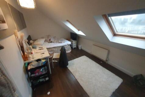 Top floor front bedr