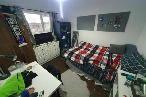 Top floor rear bedro