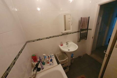 Ground floor bathroo