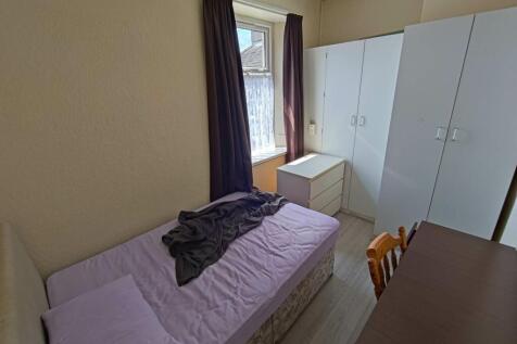 Bedroom 1 (1)