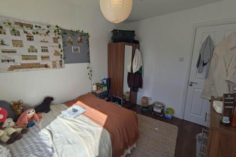 Room 6 (2)
