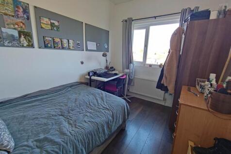 Room 9 (1)