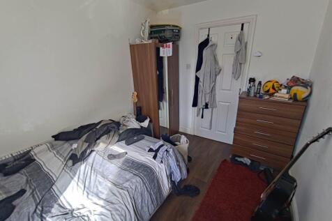 Room 5 (2)