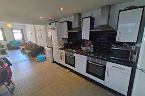 Kitchin dining area 