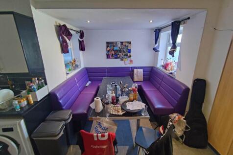 Kitchin dining area 