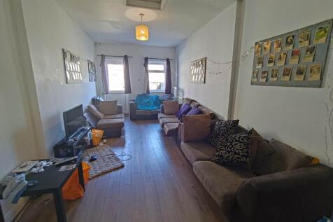Living area (2)