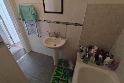 Ground Floor Bathroo
