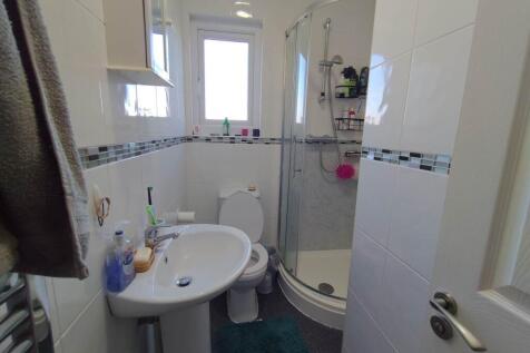 Top Floor Shower Roo