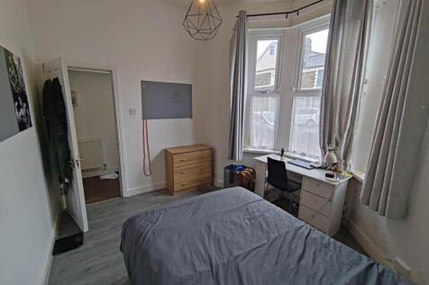 Bedroom 1 (2)