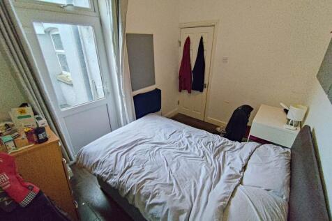 Bedroom 2 (2)