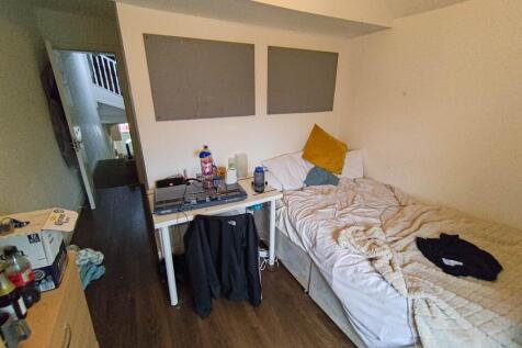 Bedroom 3 (2)