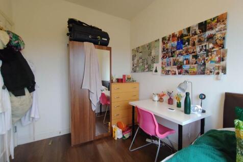 Bedroom 8 (2)