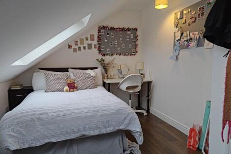 Bedroom 9 (1)