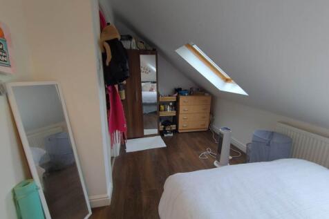 Bedroom 9 (2)
