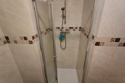 Ground floor bathroo