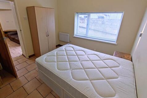Bedroom (2)