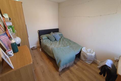 First floor middle b