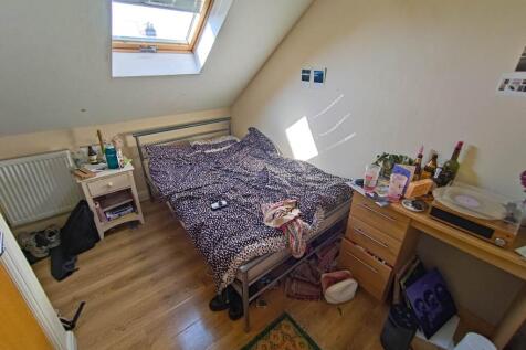 Top floor front bedr