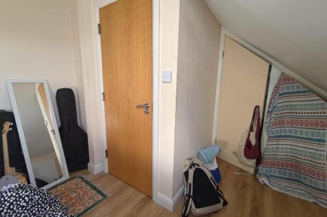 Top floor front bedr