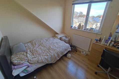 Top floor rear bedro