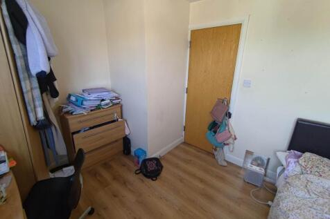 Top floor rear bedro