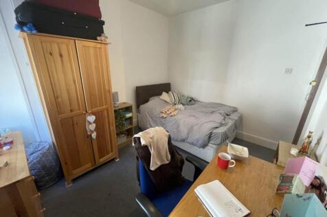 First Floor Rear Bed