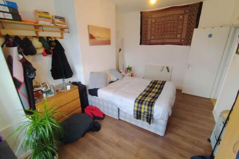 Bedroom 1 (2)