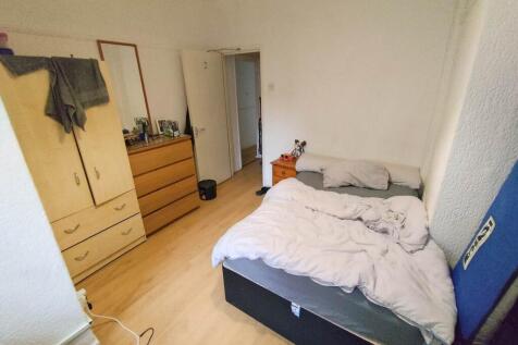 Bedroom 2 (2)
