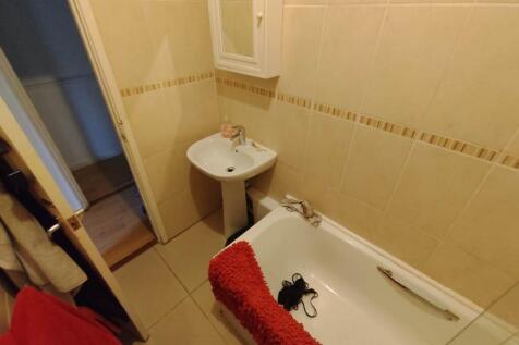 Ground floor bathroo