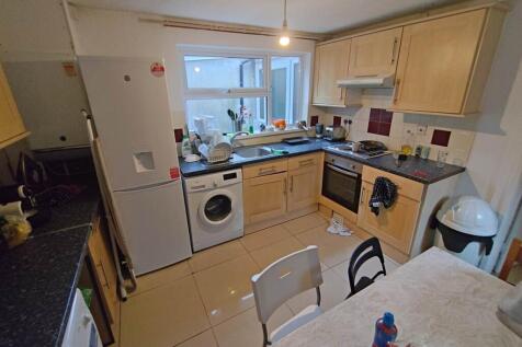 Rear kitchen (1)