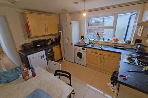 Rear kitchen (2)