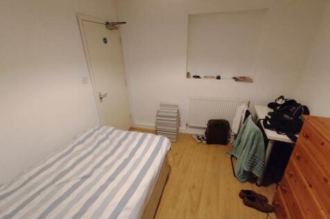 Bedroom 5 (2)