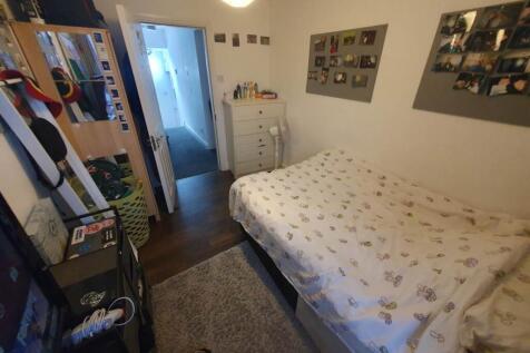 Bedroom 5 (2)