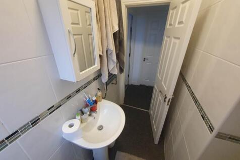 Top floor bathroom (
