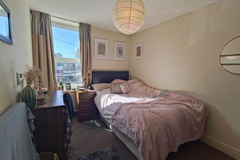 First floor front ri
