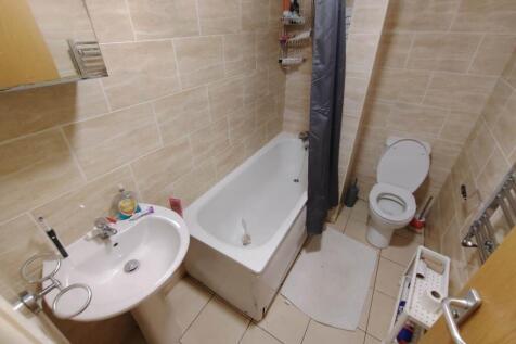 Ground floor bathroo