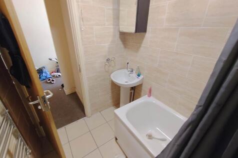Ground floor bathroo