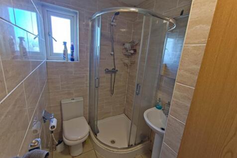 Top floor shower roo