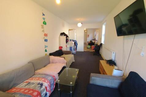 Living room (2)
