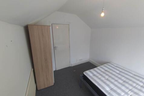 First Floor Rear Bed
