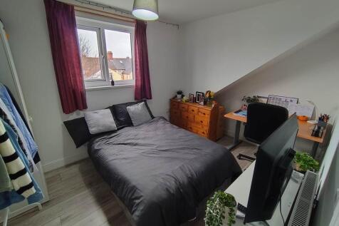 Second floor rear be