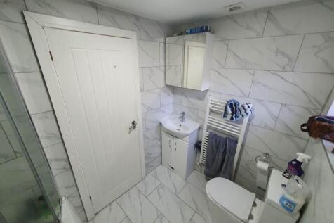 Ground floor bathroo