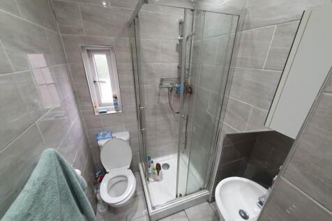 Top floor bathroom (