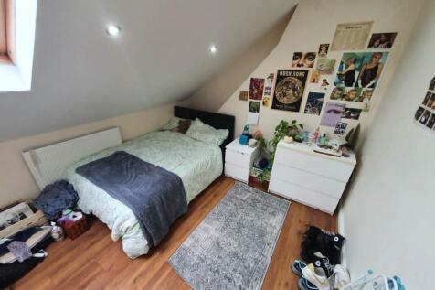 Top floor front bedr