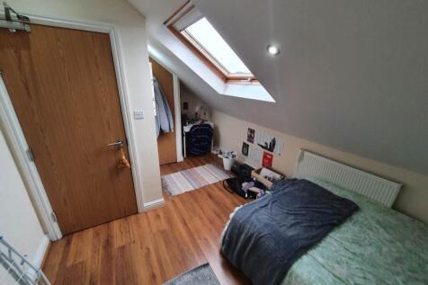 Top floor front bedr