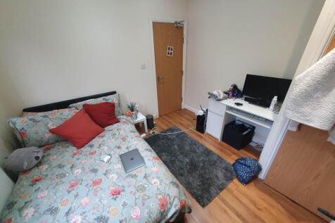 Top floor rear bedro