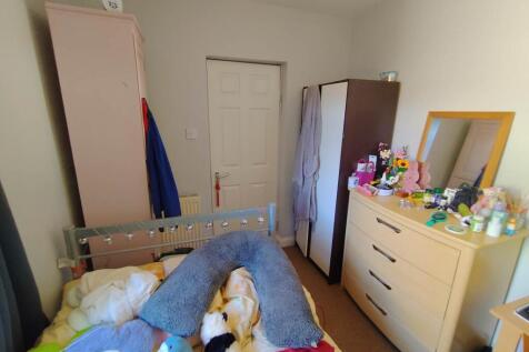 First floor rear bed