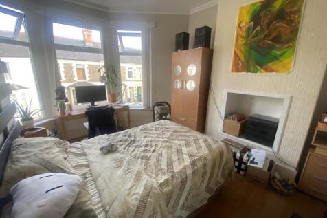 First Floor Front Be