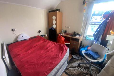 First Floor Rear Bed